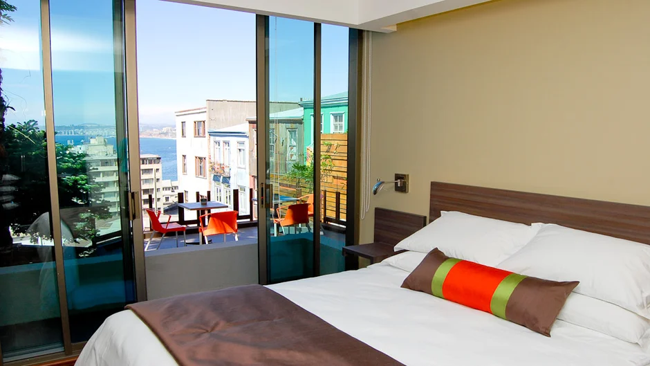 17 Boutique hotel in Valparaiso Chile. Offers packages