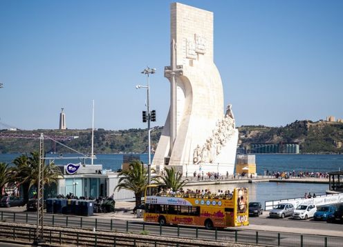 Bus tour with free stops and river cruise in Lisbon. Lisbon, PORTUGAL